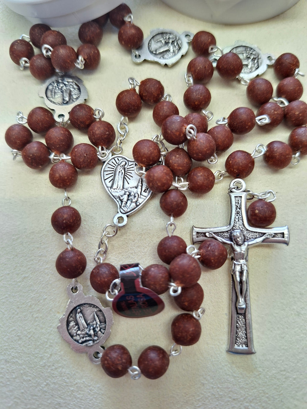 Terço de Pétalas de Rosas — Nossa Senhora com os Pastorinhos