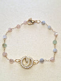 Pulseira Nossa Senhora com Cristais Multicolor — Aço Dourado