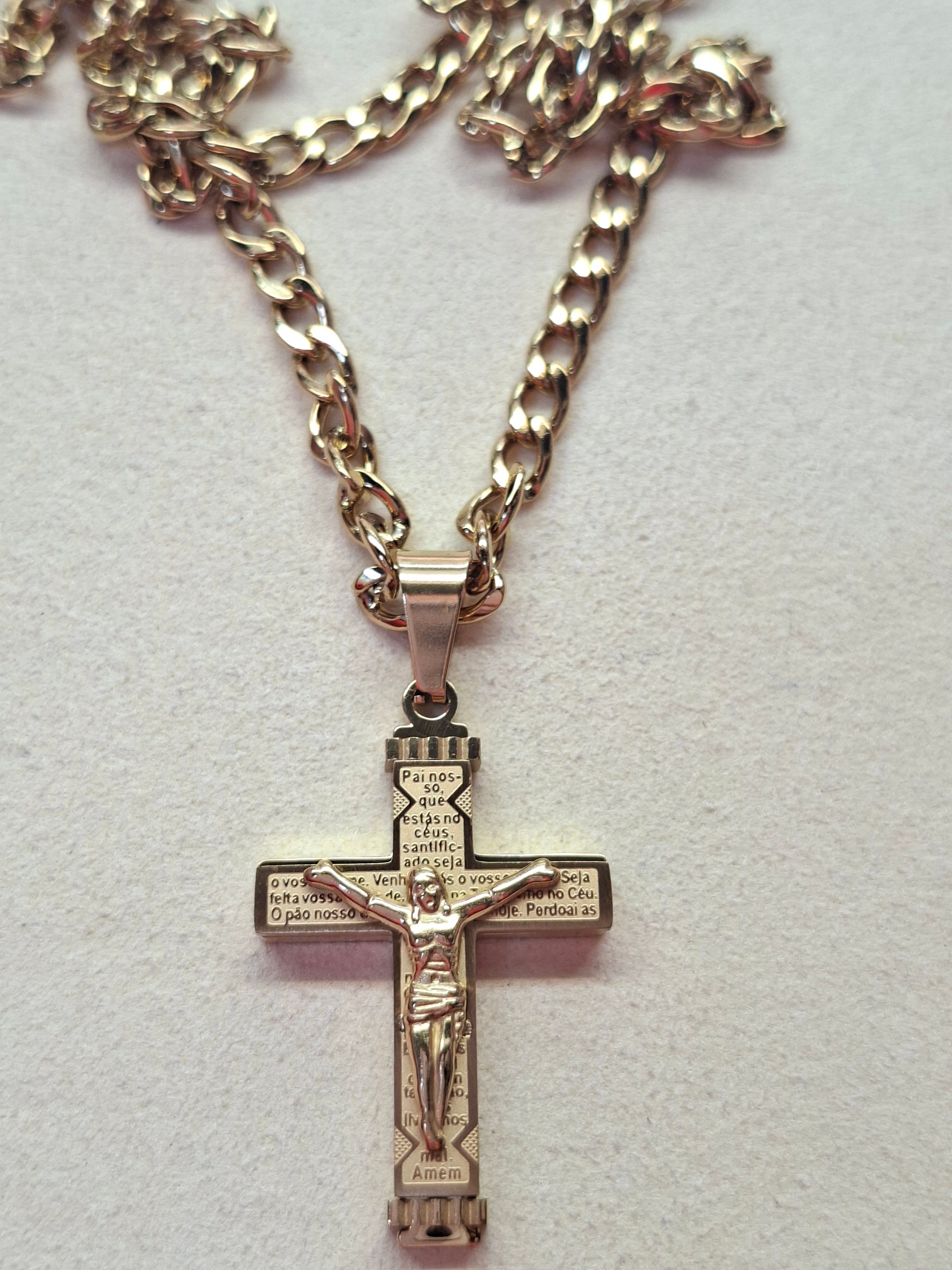 Colar Cruz com Gravação do Pai Nosso em Aço Inoxidável Dourado