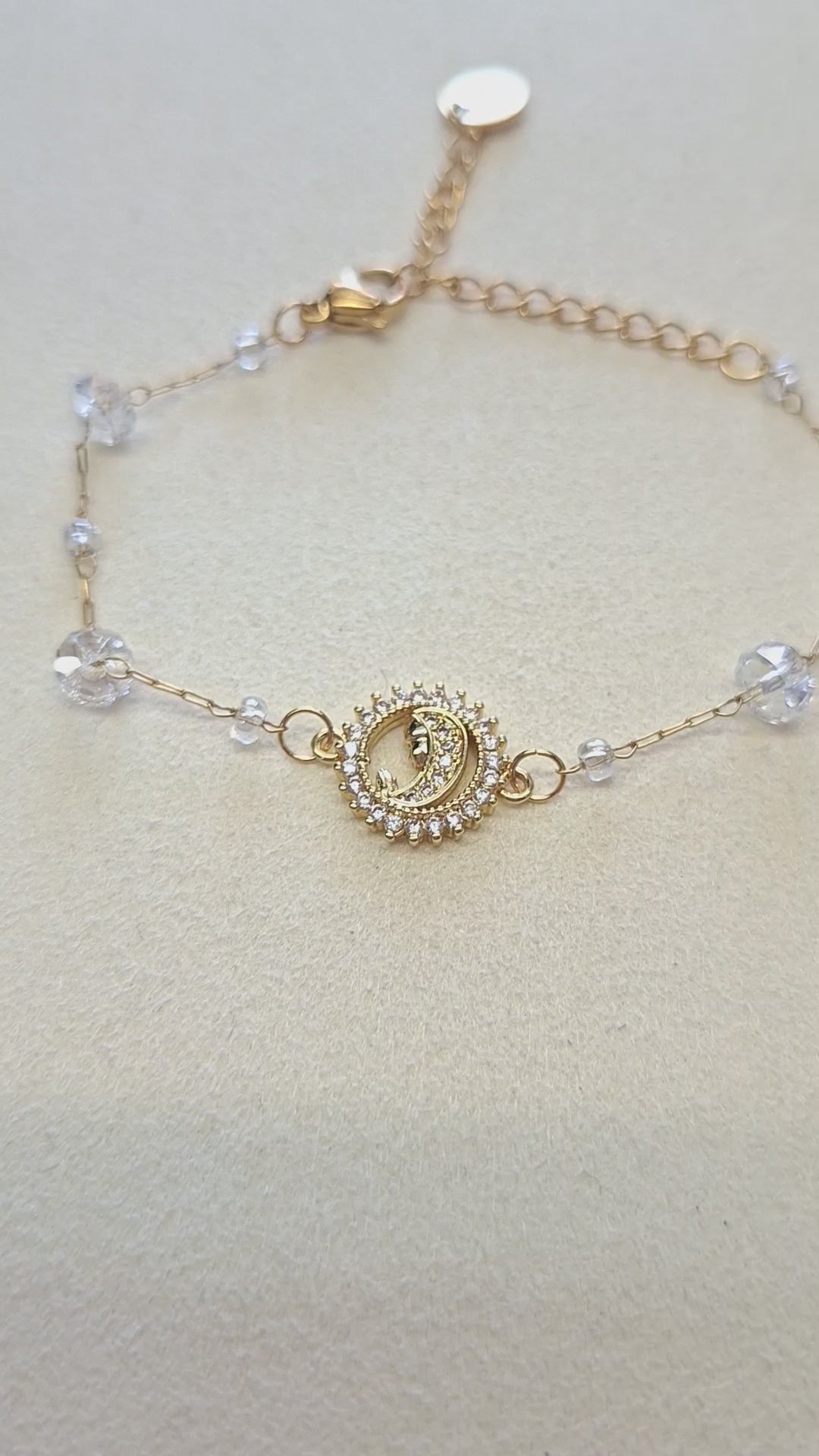 Pulseira Nossa Senhora com Cristais — Aço Dourado