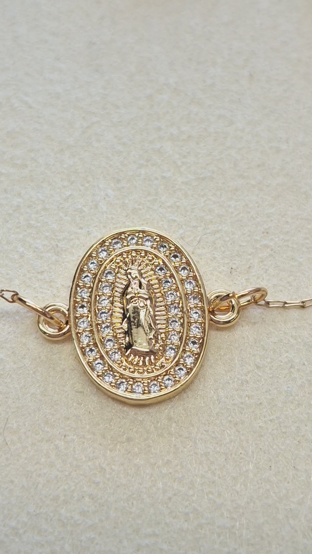 Pulseira Nossa Senhora com Pérolas de Água — Aço Inoxidável Dourado