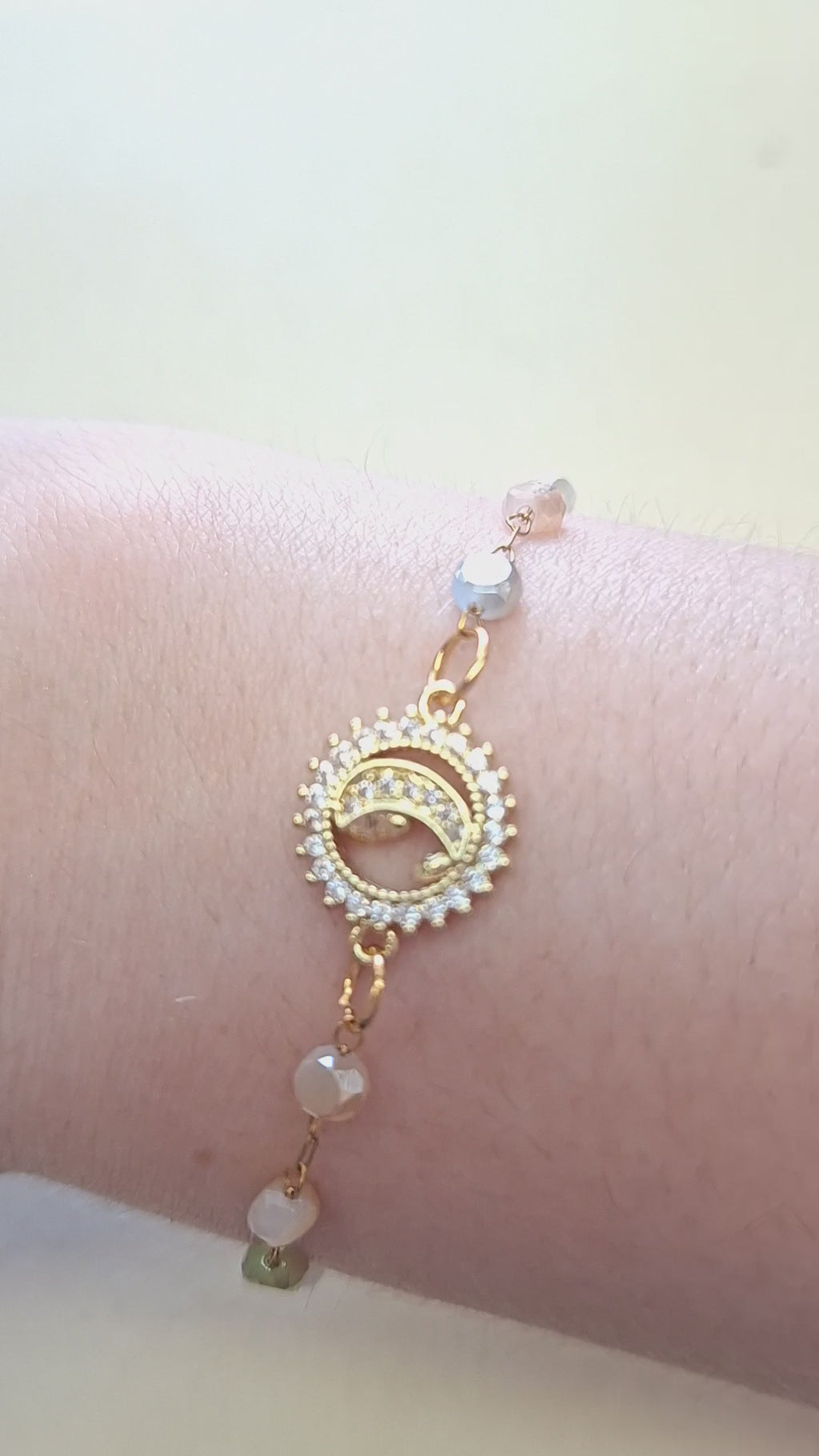 Pulseira Nossa Senhora com Cristais Multicolor — Aço Dourado